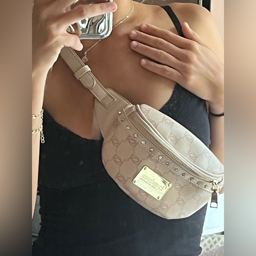 Girly rhinestone studded Fanny pack.💌